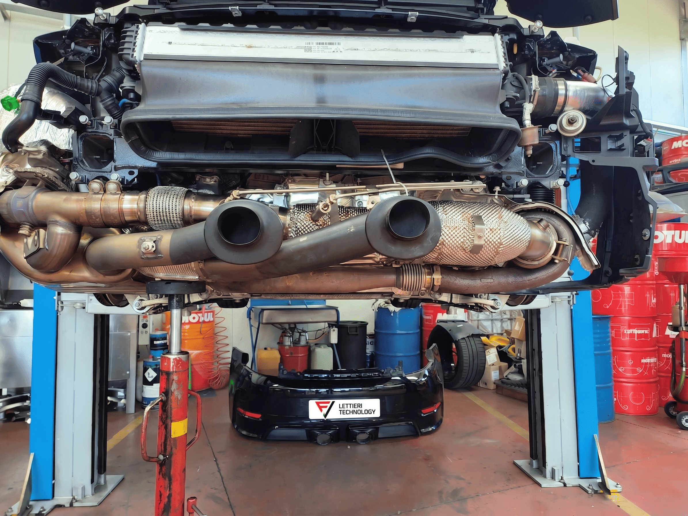 Sezione scarico centrale con catalizzatore 200 celle Porsche 992.2 GTS — Porsche 992.2 GTS exhaust system