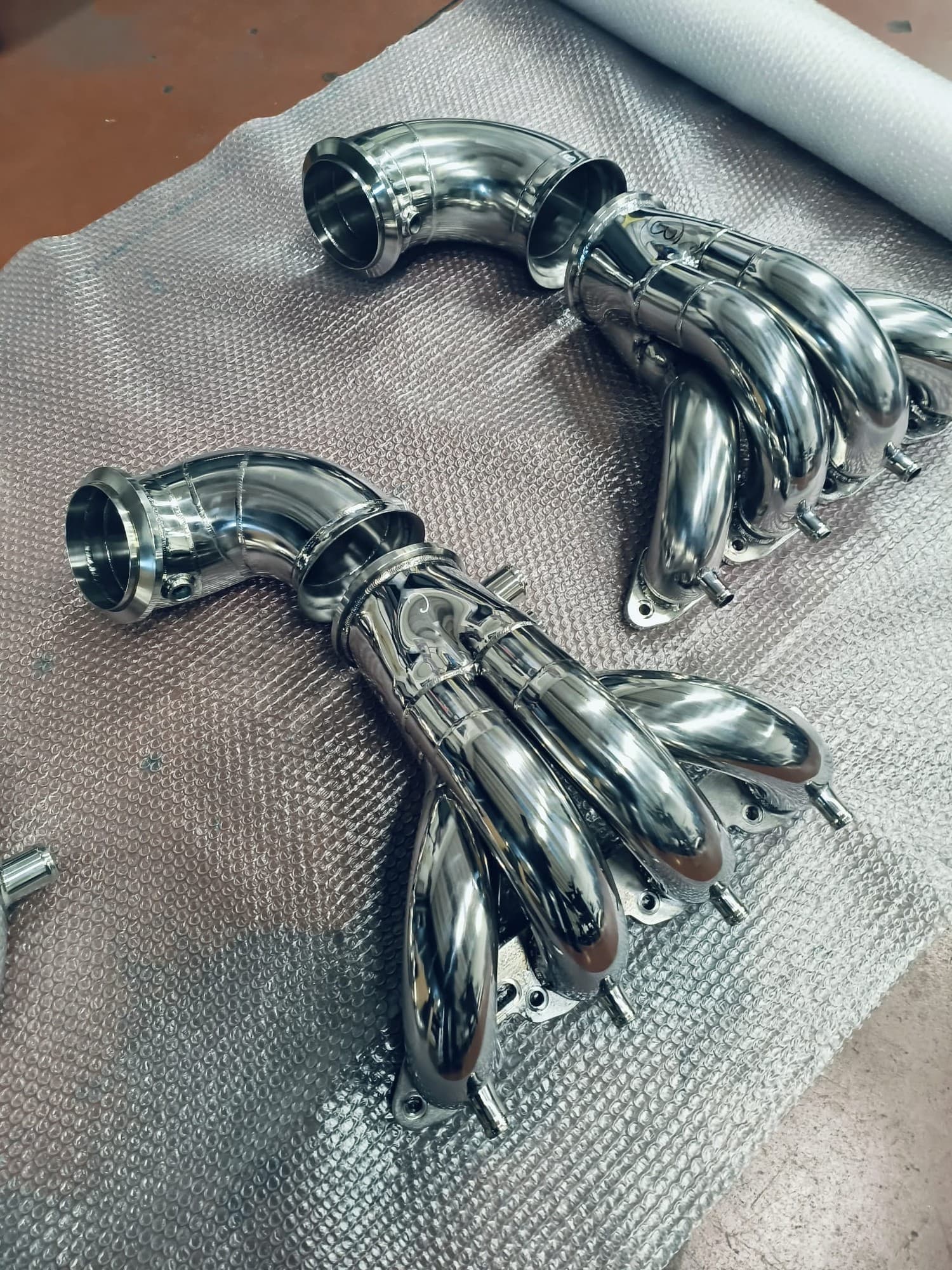 Exhaust system for offshore powerboat with inboard engine